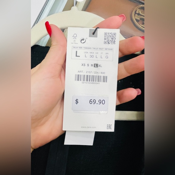 ZARA GOLD BUTTON TEXTURED DRESS
BLACK🖤brand new - Picture 5 of 7